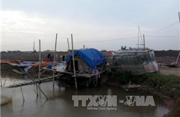 Bão số 7 giật cấp 10 trên bờ biển Bắc Quảng Ninh